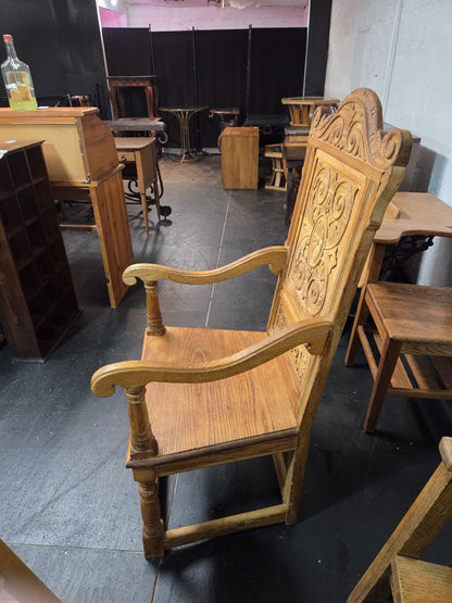 1920s English Jacobean Revival style wainscot chair