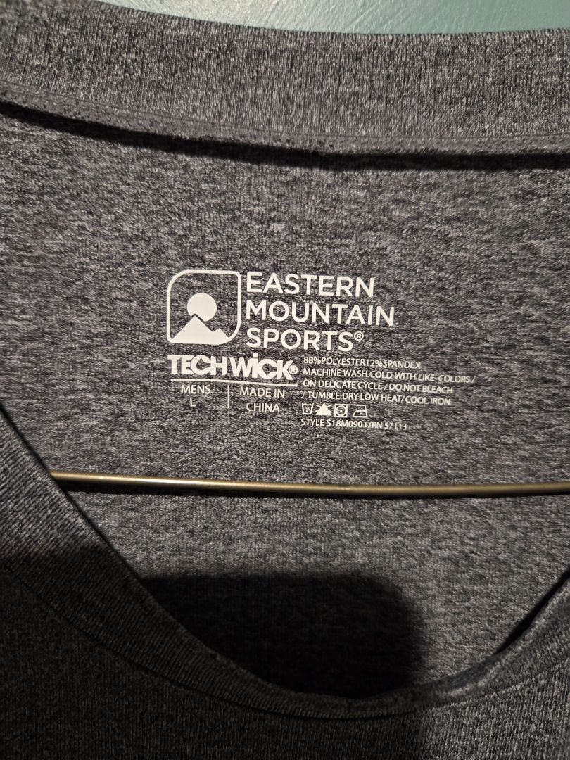 Eastern Mountain Sports Grey T shirt (sz L)