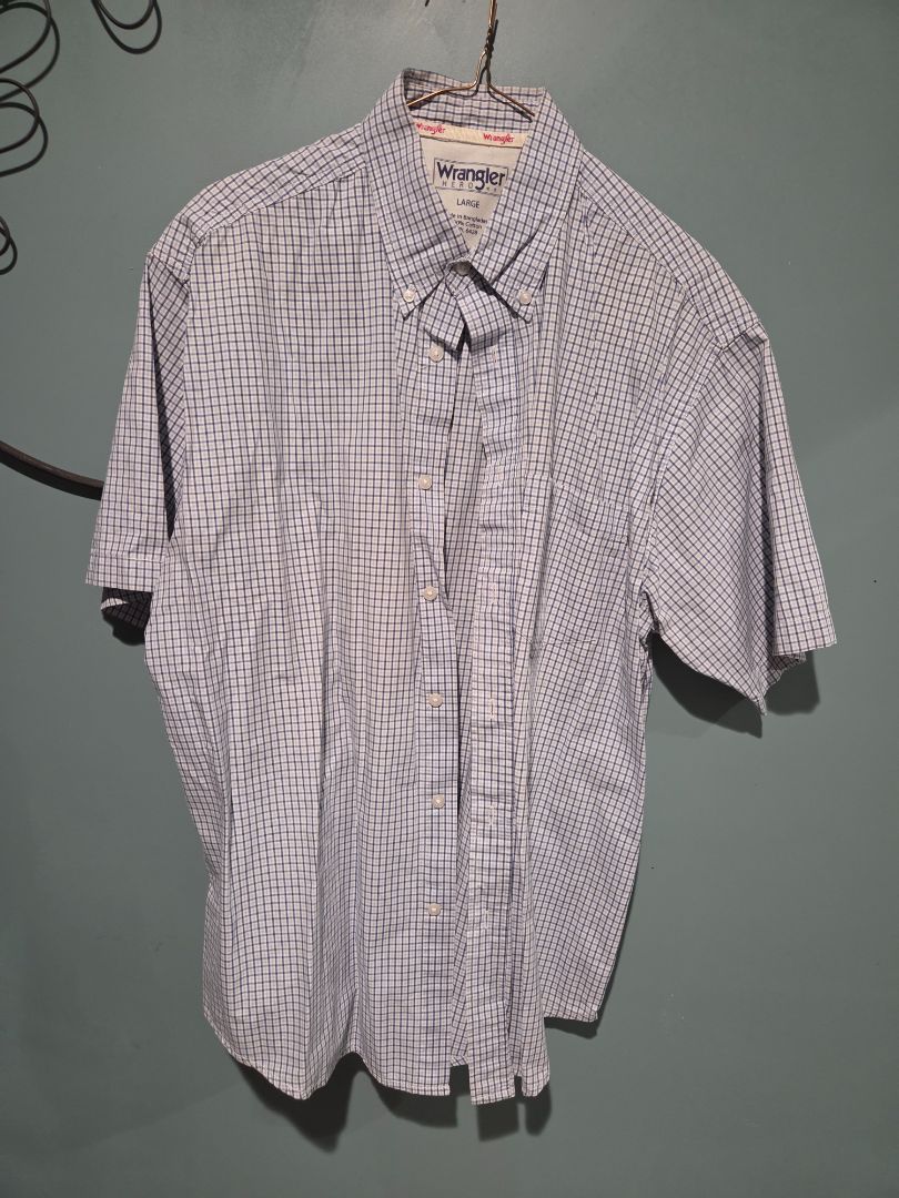 Wrangler Short Sleeve Button up Shirt 100% Cotton (sz L)