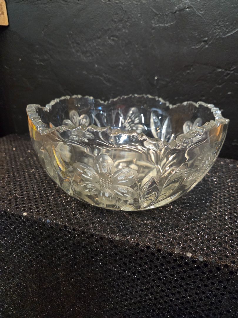Crystal Bowl w/Floral Carvings