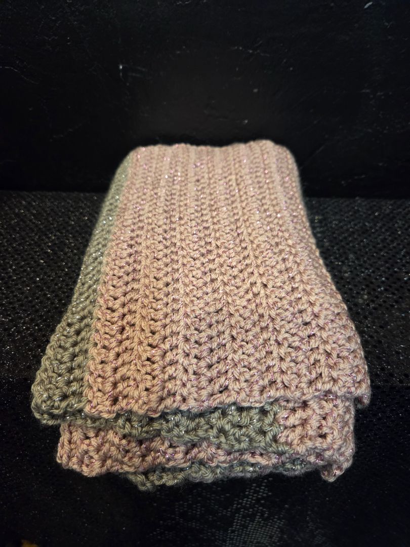HAND-MADE Mauve and Grey scarf