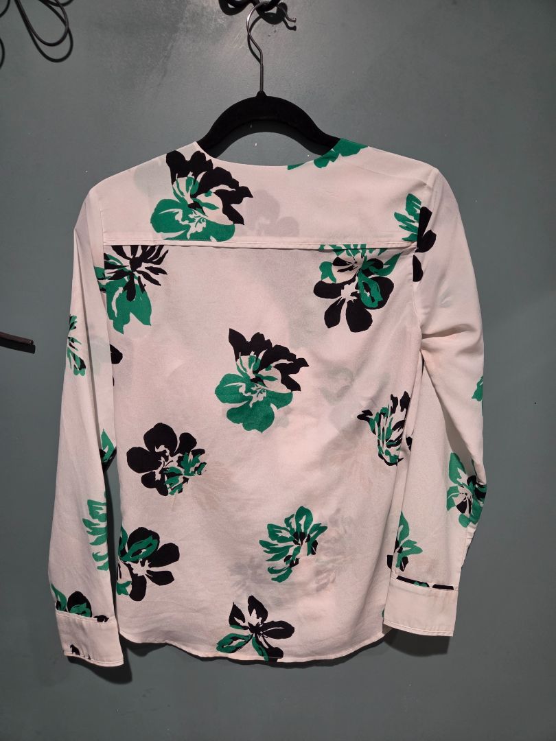 Banana Republic Long Sleeve Green Floral Blouse