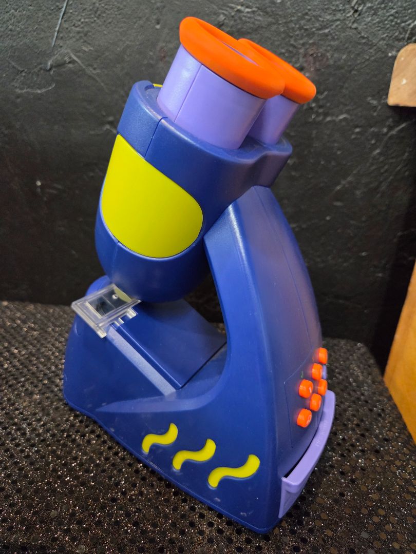 Educational Insights GeoSafari Jr. Talking microscope Featuring Bindi Irwin