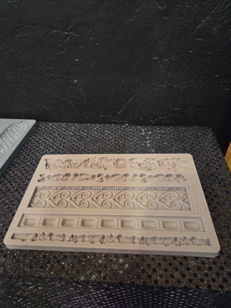 Trimmings 2 Mold