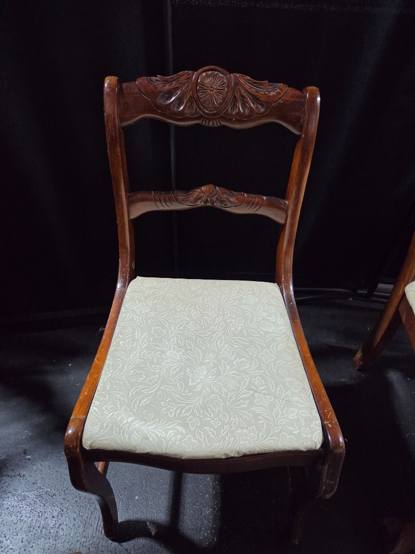 Solid Mahogany Traditional Duncan Phyfe Style Rose Back chair