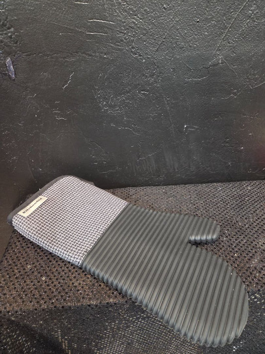 Kitchen Aid Oven Mitts