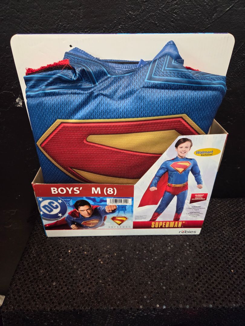 DC Superman Muscle Chest Boys size 8