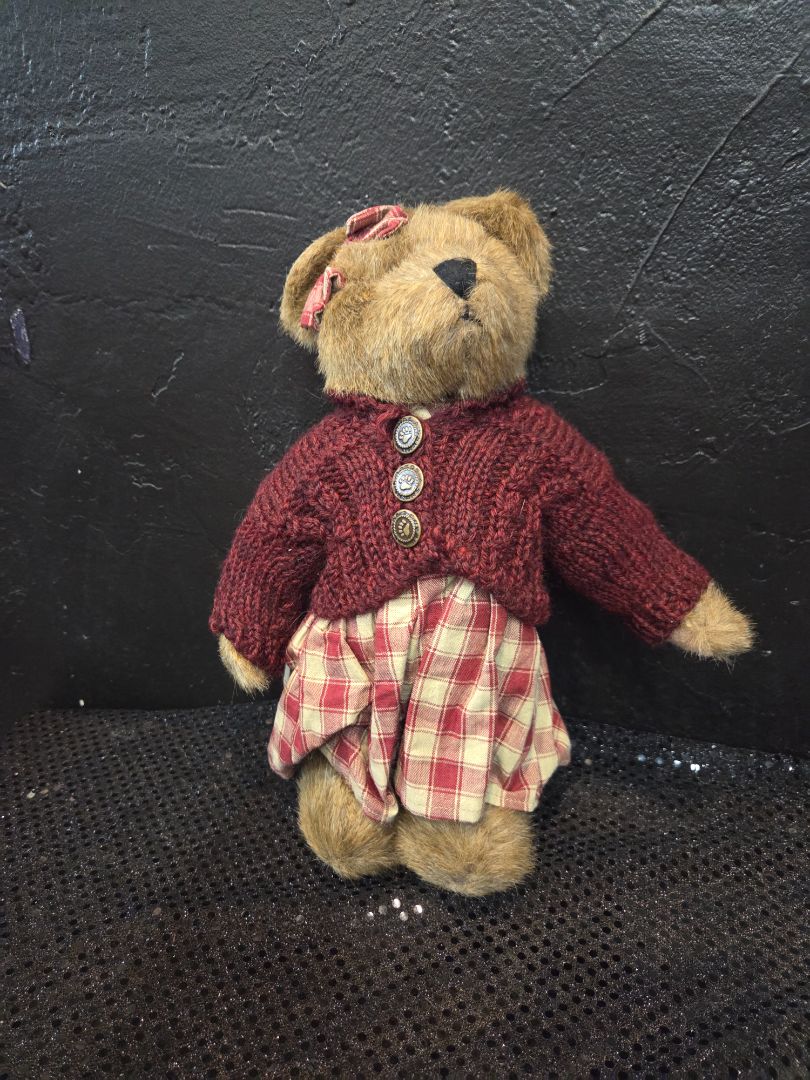 Boyds Bears Velma Q. Berriweather Plush Bear