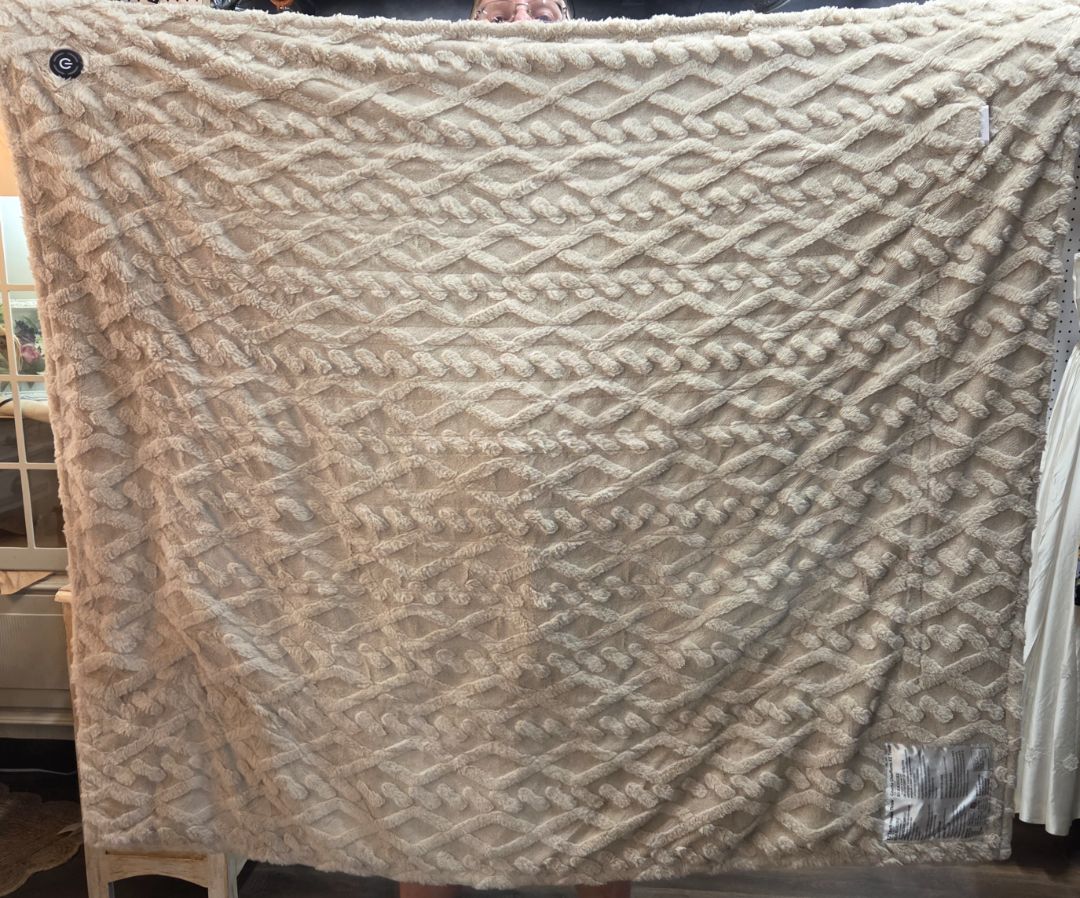 Berkshire Life Heated Throw Beige