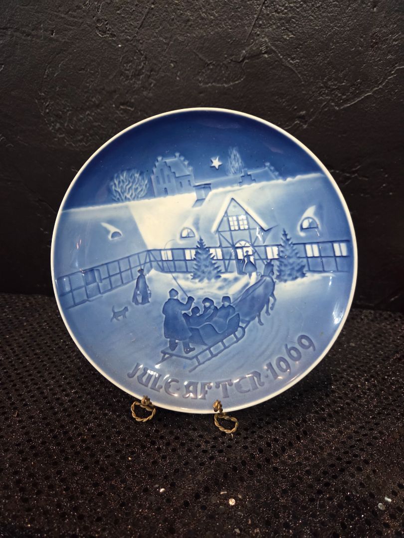 1969 Bing & Grondahl Annual Christmas Plate