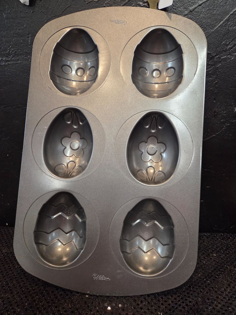 Wilton Non Stick 6 Cavity Easter Egg Mini Cake/Muffin Pan