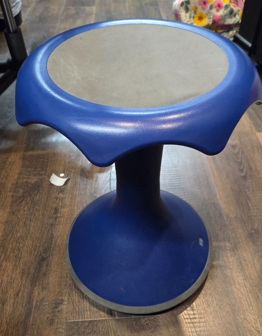 VS Hokki Stool