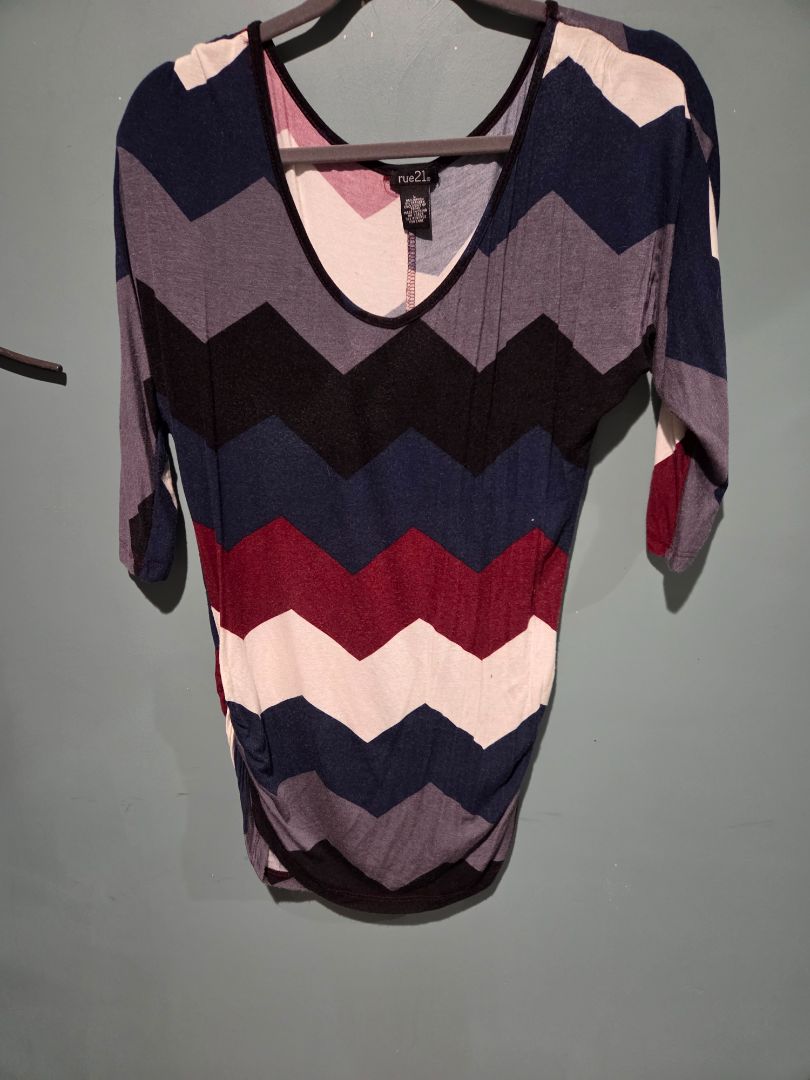 RU21 Chevron Scoop Neck Size L