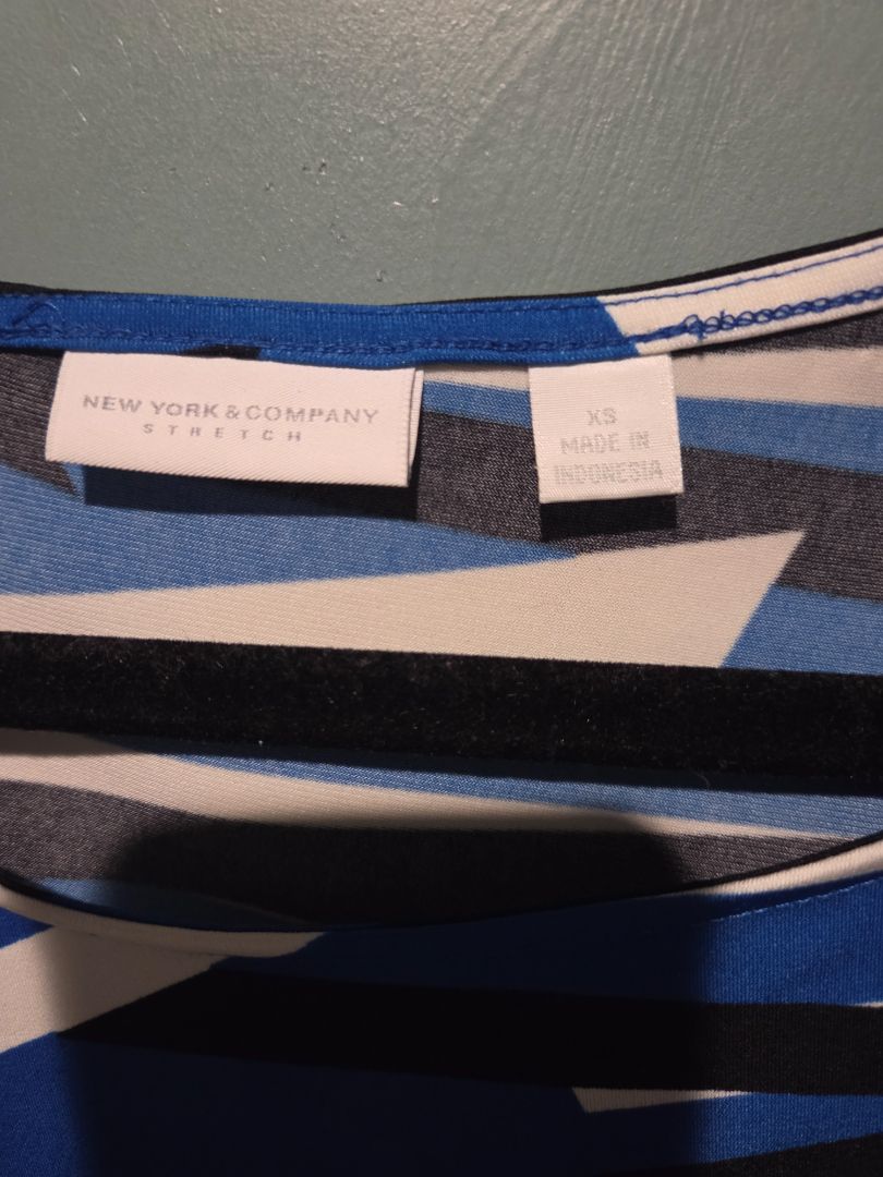 New York & Company Blue/Black/White Striped Top Xsmall