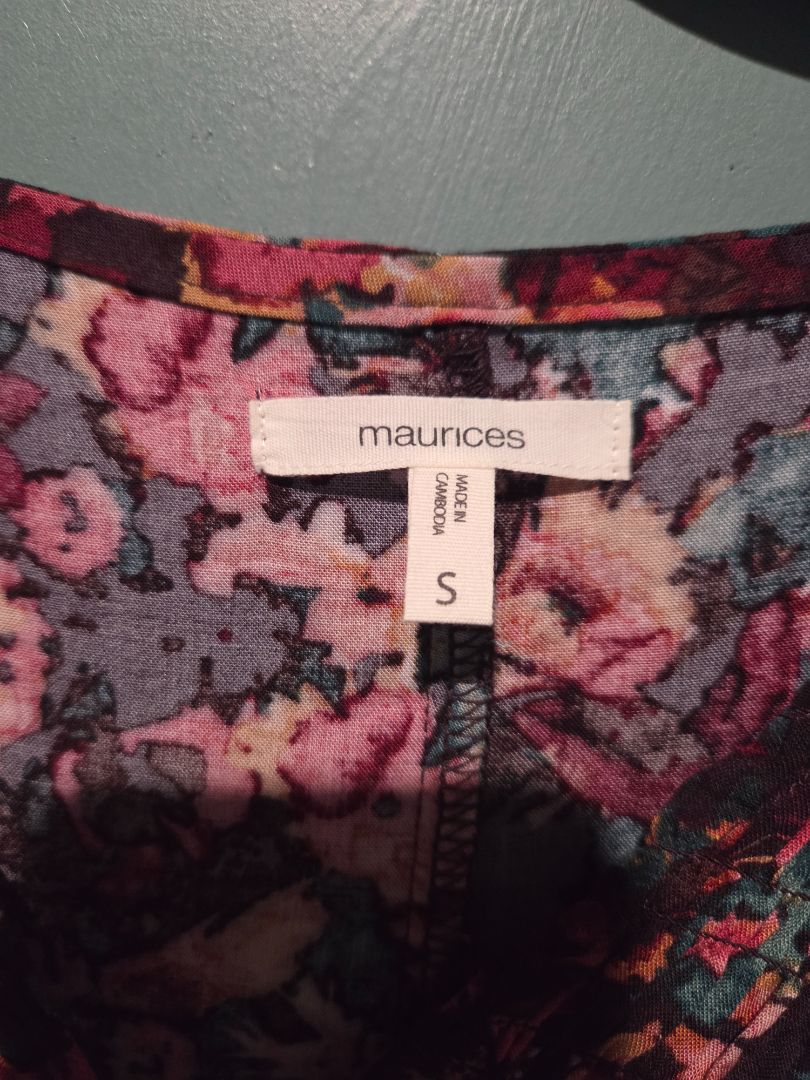 Maurices Long Sleeve Flower top Small