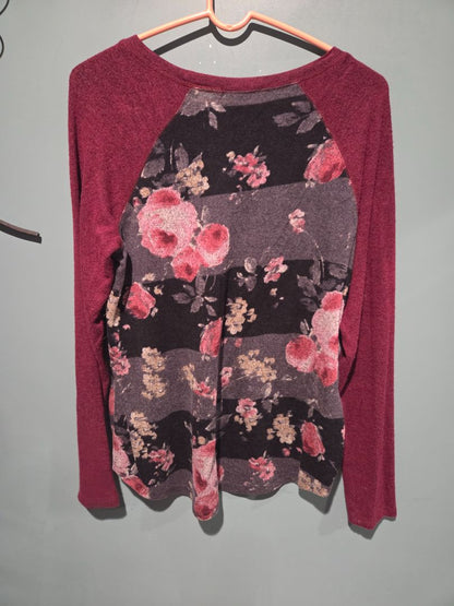 24/7 Maurices Bungundy/Roses Long sleeve Top Medium