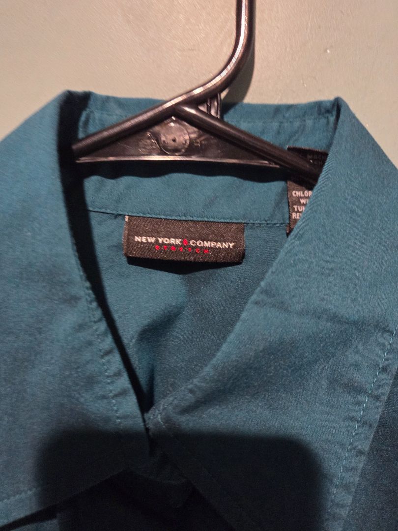 New York & Company Green Long Sleeve Blouse Medium