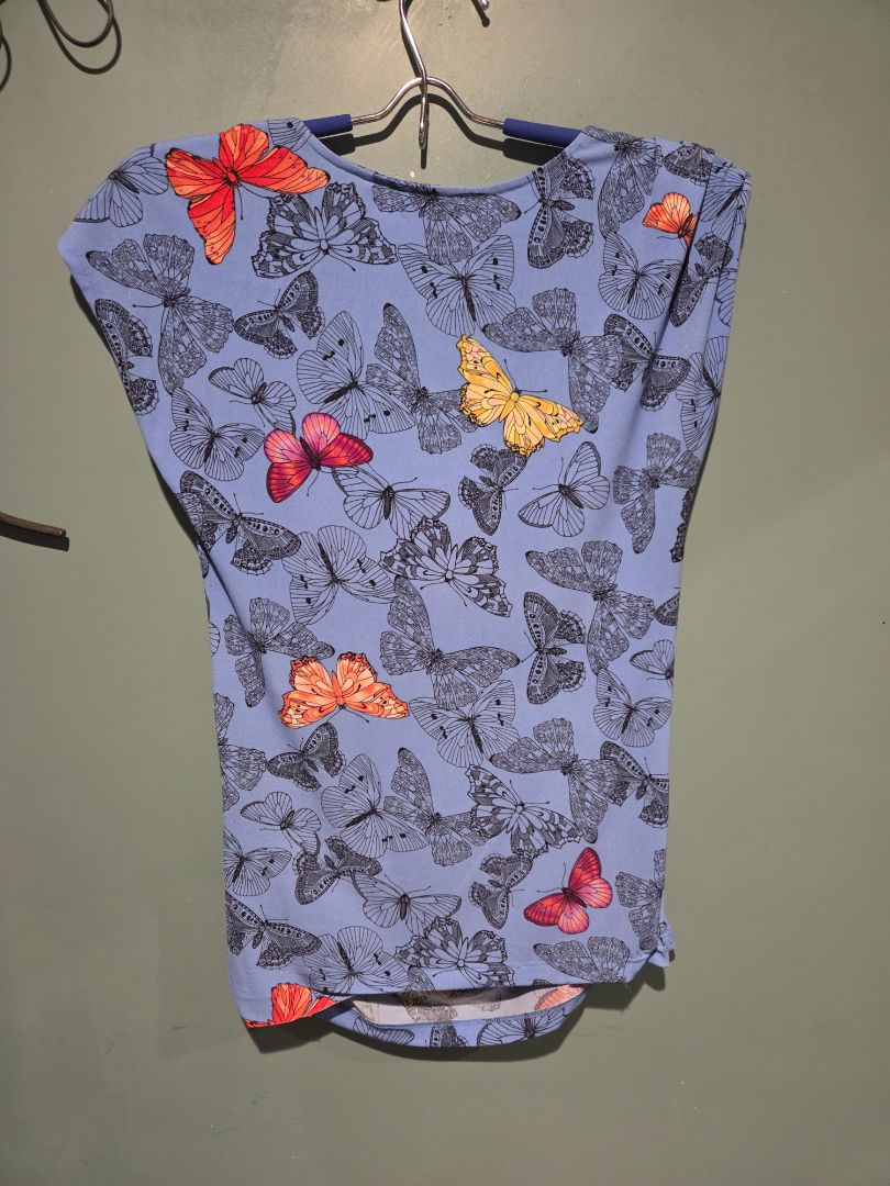 New York & Company Stretch Sleeveless Blue butterflies Medium