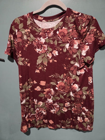 24/7 Maurices Burgundy/Green Leaves Medium