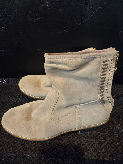 Lucca Lane Suede Carol Sue 8M