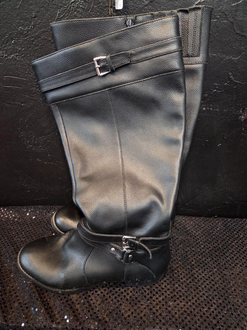 Black Boots 7 1/2 wide