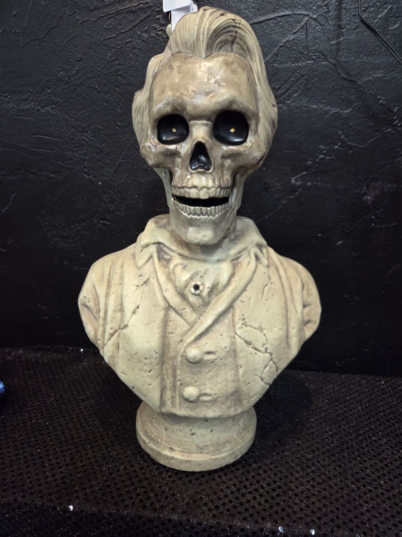 Spooky Village Halloween Bust Animated