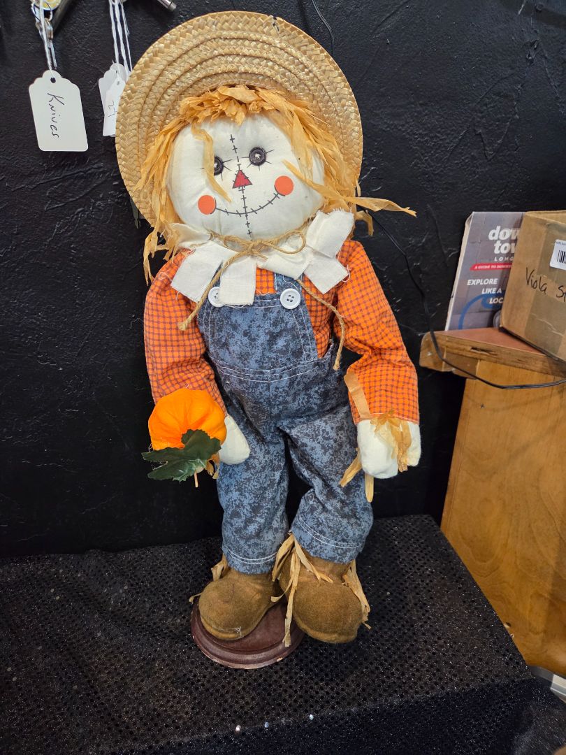 Harvest Standing Scarecrow