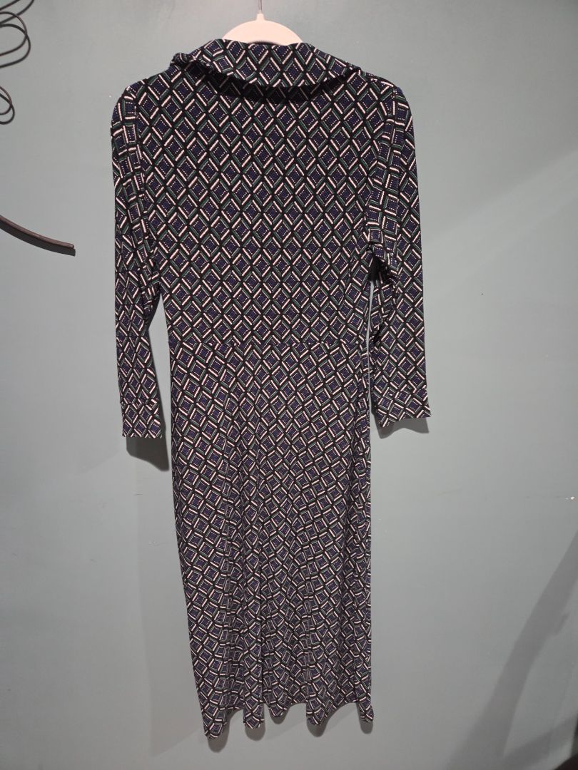 Anne Klein Long sleeve Diamond design Dress size 2