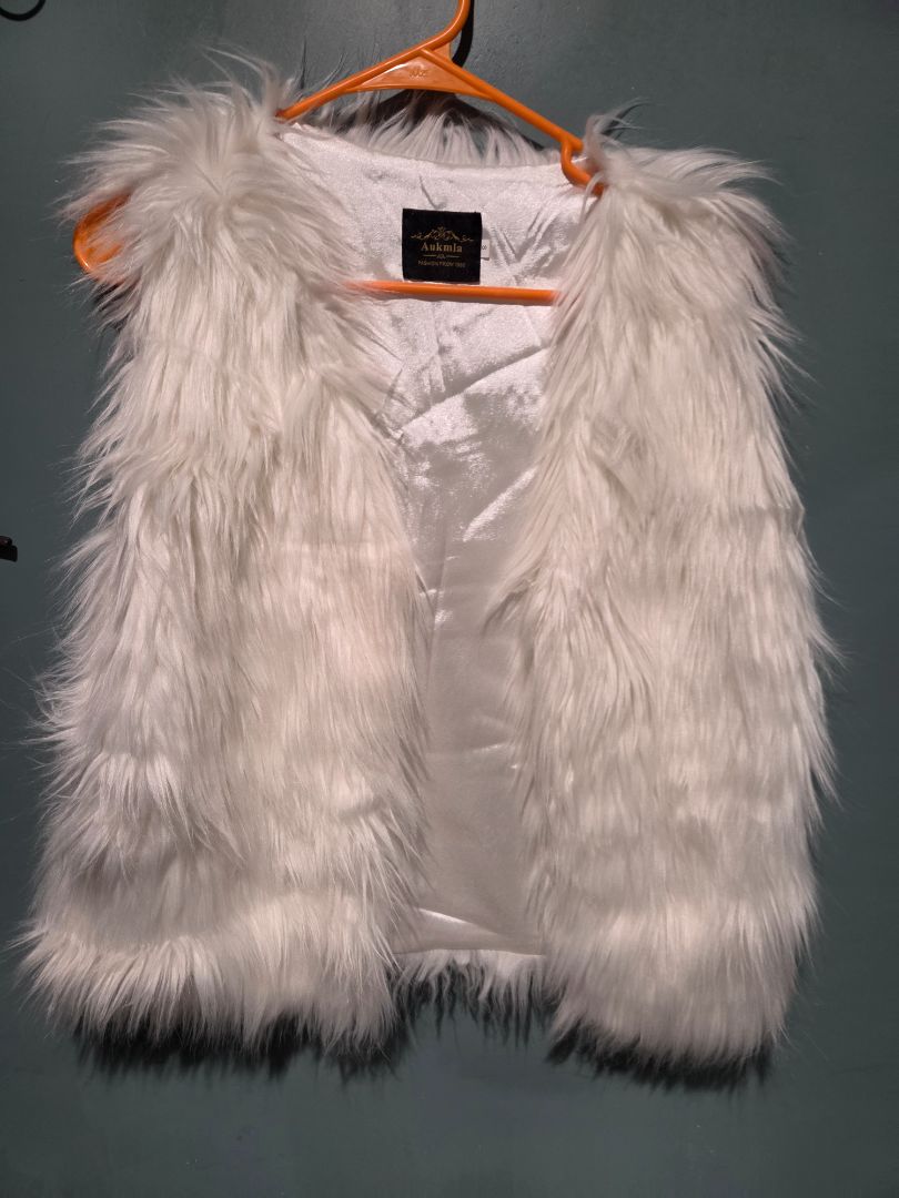 Aukmla Women's Faux Fur Vest White Small