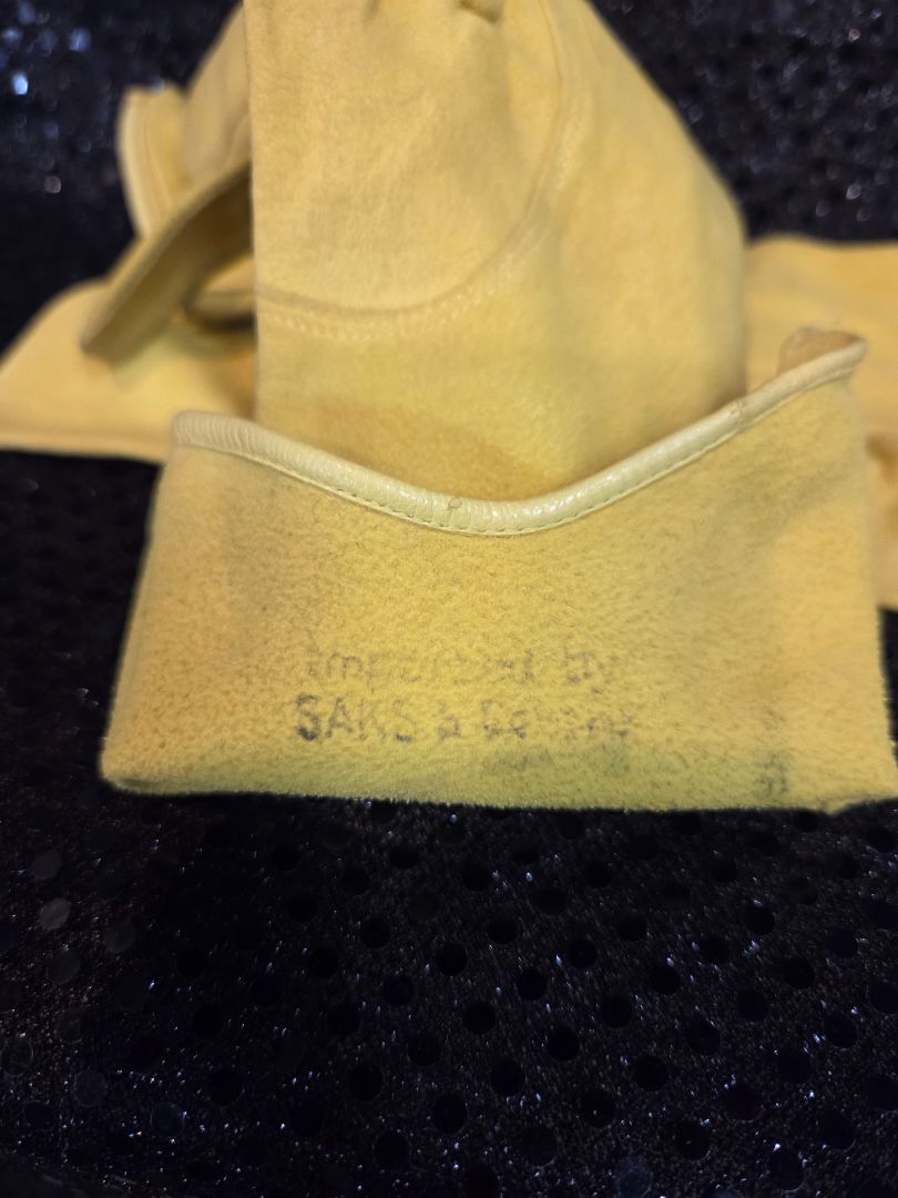 Vintage Saks fifth avenue Yellow wrist length gloves with pintuck stitch