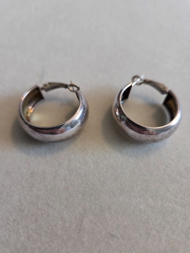 JCM 925 Hoop Earrings