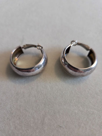 JCM 925 Hoop Earrings