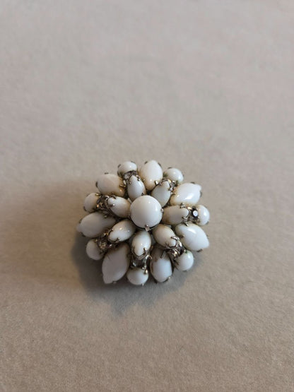 WHITE GLASS STONE PIN GOLD TONE RHINESTONE BROOCH VINTAGE PRONG SET