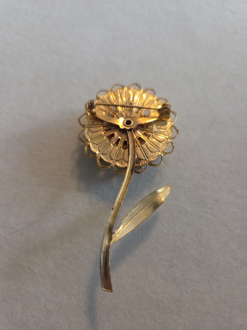 Vintage Gold toned Flower Brooch