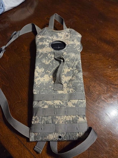 US Army Molle II Hydration System Carrier