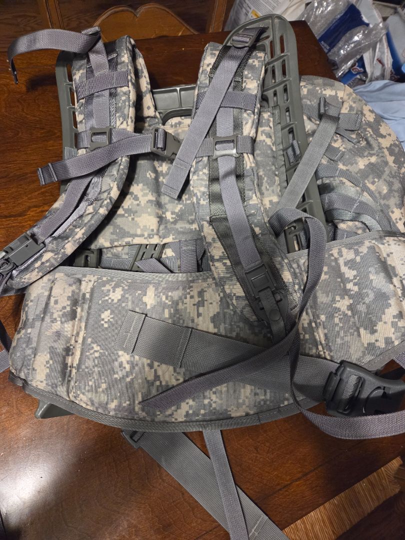U.S. Military ACU UCP Digital Gen 1 MOLLE II Large Rucksack w/ Frame