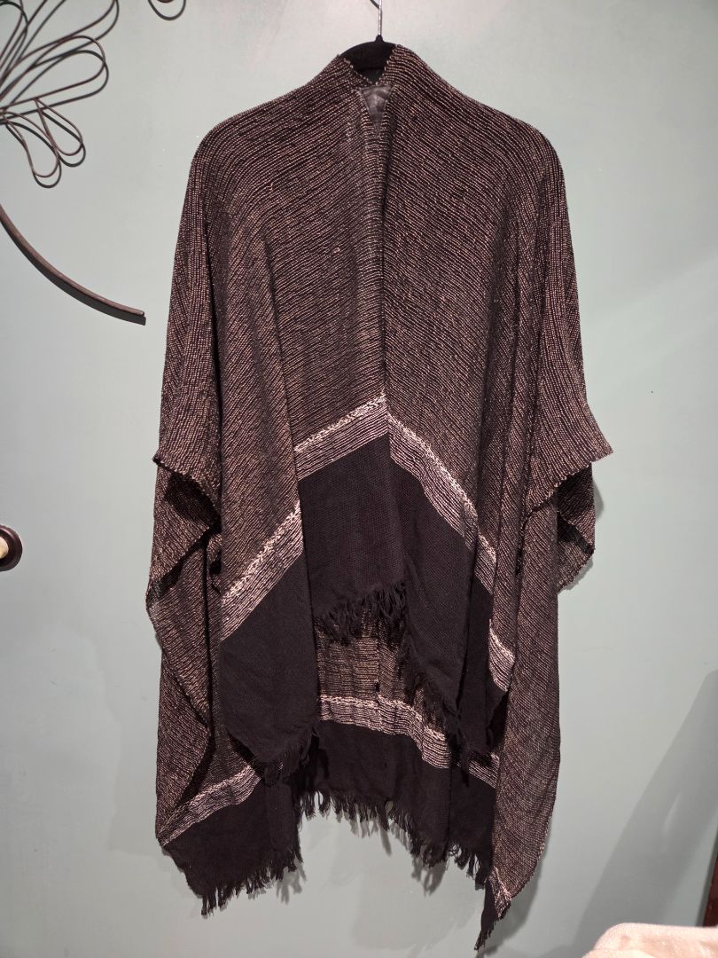 Abrazo Ruana 100% cotton Black and tan