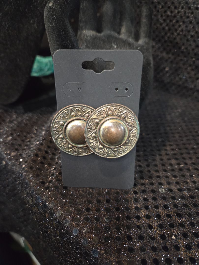 Copper toned sun earrings