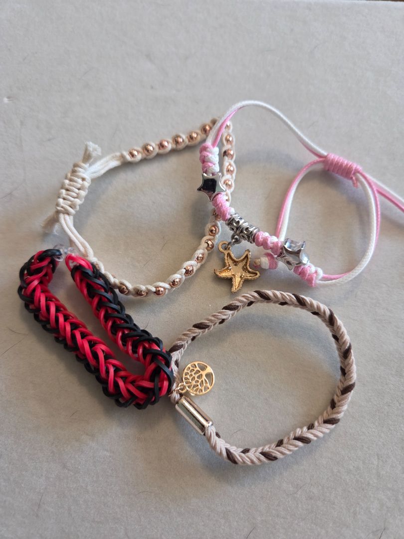 Random rope and 1 rubber bracelet