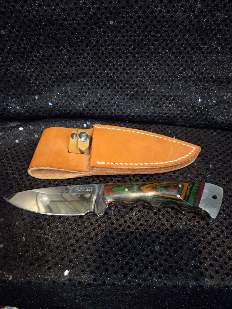 Hunter/Skinner Tom Barminski includes Sheath