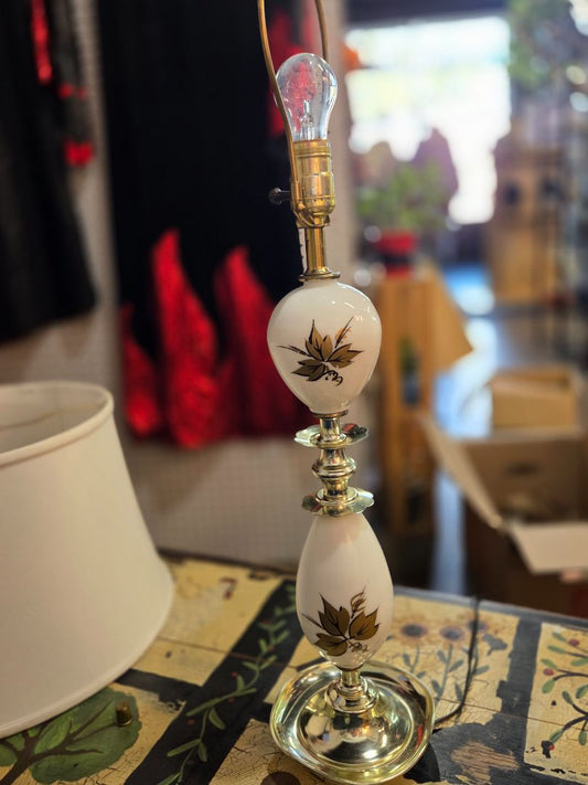 Honi Chilo leaf design milk glasss Lamp
