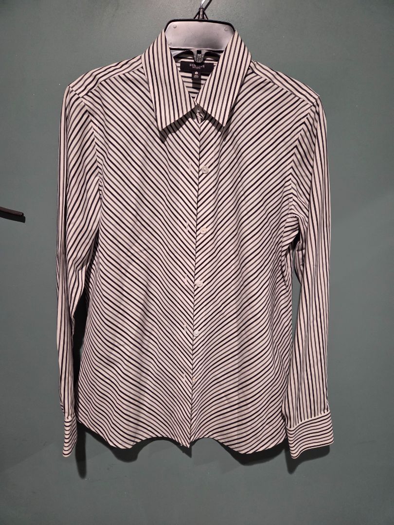 FoxCroft Non Iron Fitted size 2 100% cotton Striped shirt