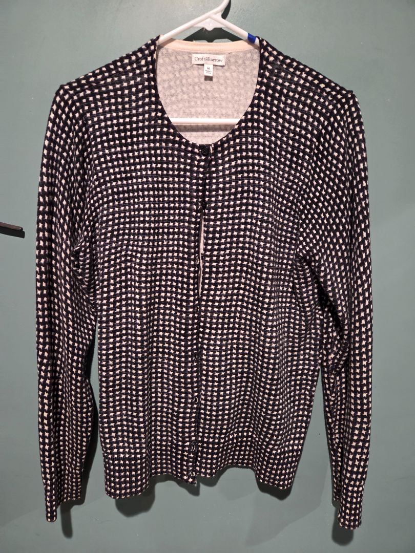 Crofts & Barrow Medium Navy and White Sweater