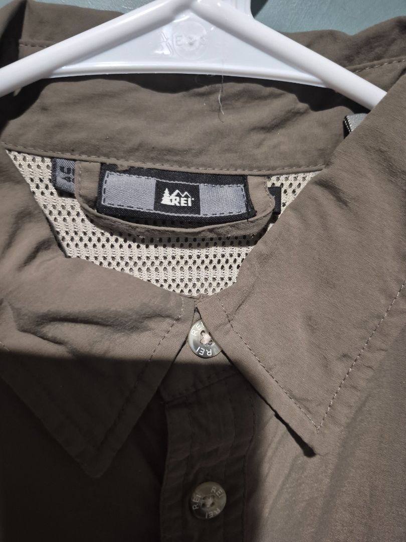 Army Green REI Short Sleeve Button Shirt, M