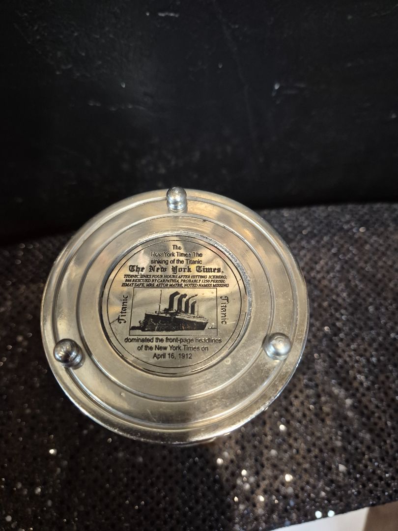 Silver  Titanic Hourglass, 4" × 8"