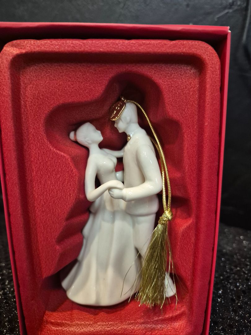 White Lenox 2017 Bride and Groom Ornament