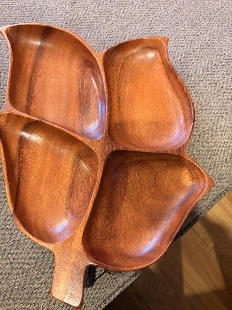 Wooden leaf tray - light