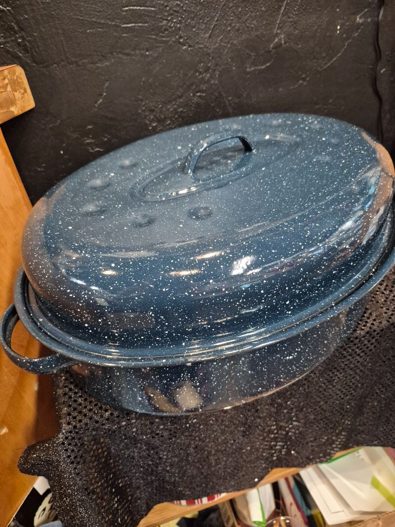 Vintage Enamelware Roaster Pan, 15" × 11" × 7"