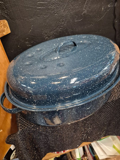 Vintage Enamelware Roaster Pan, 15" × 11" × 7"