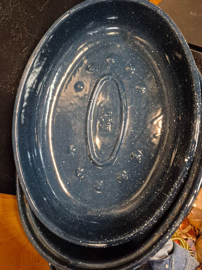 Vintage Enamelware Roaster Pan, 15" × 11" × 7"